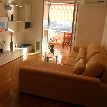 Anela With Large Common Tarrace And Beautiful Sea View Guest house