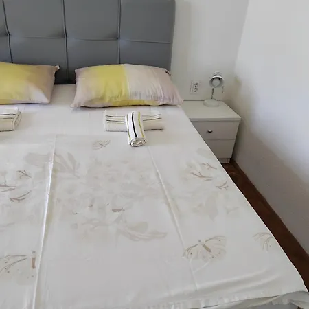 Guest house Anela With Large Common Tarrace And Beautiful Sea View 3*