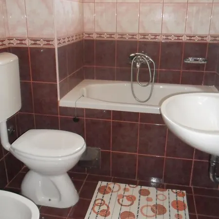 بيت ضيافة Anela With Large Common Tarrace And Beautiful Sea View دوبروفينك