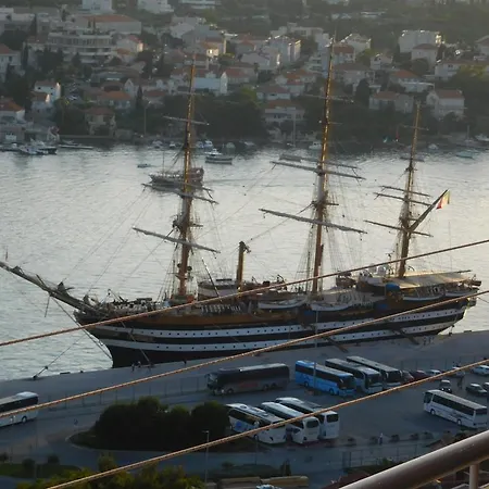 Guest house Anela With Large Common Tarrace And Beautiful Sea View Dubrovnik