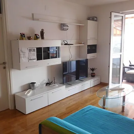 Anela With Large Common Tarrace And Beautiful Sea View