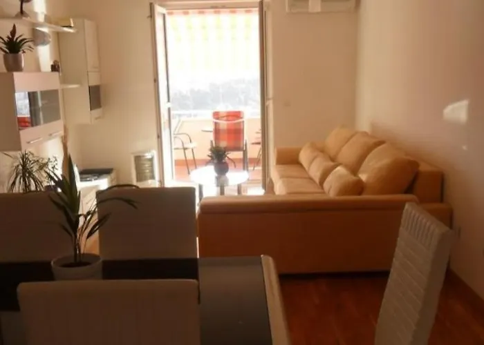 Apartment Anela With Large Private Tarrace And Beautiful Sea View 公寓 *