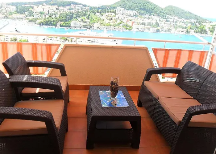 Apartment Anela With Large Private Tarrace And Beautiful Sea View 杜布罗夫尼克