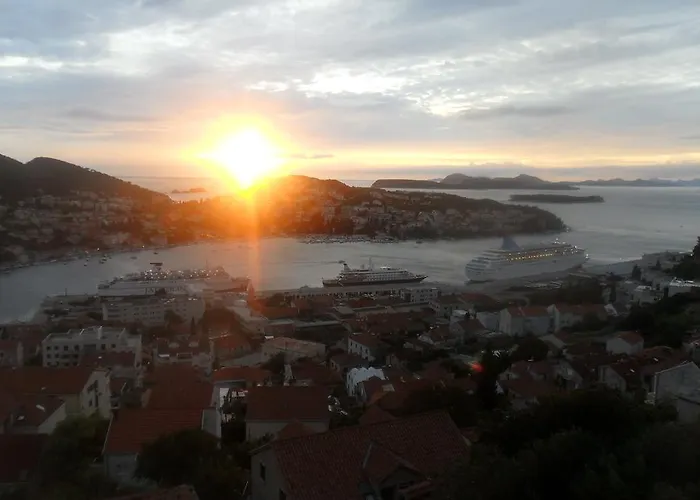 Apartment Anela With Large Private Tarrace And Beautiful Sea View 杜布罗夫尼克